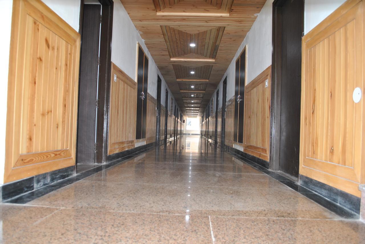 Hotel Natraj International Patnitop Exterior photo