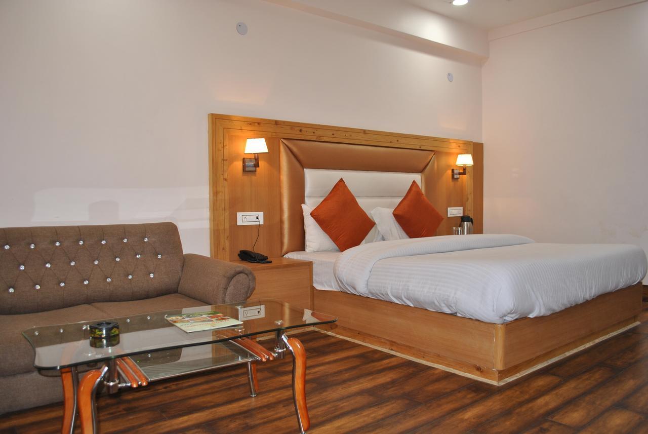 Hotel Natraj International Patnitop Exterior photo