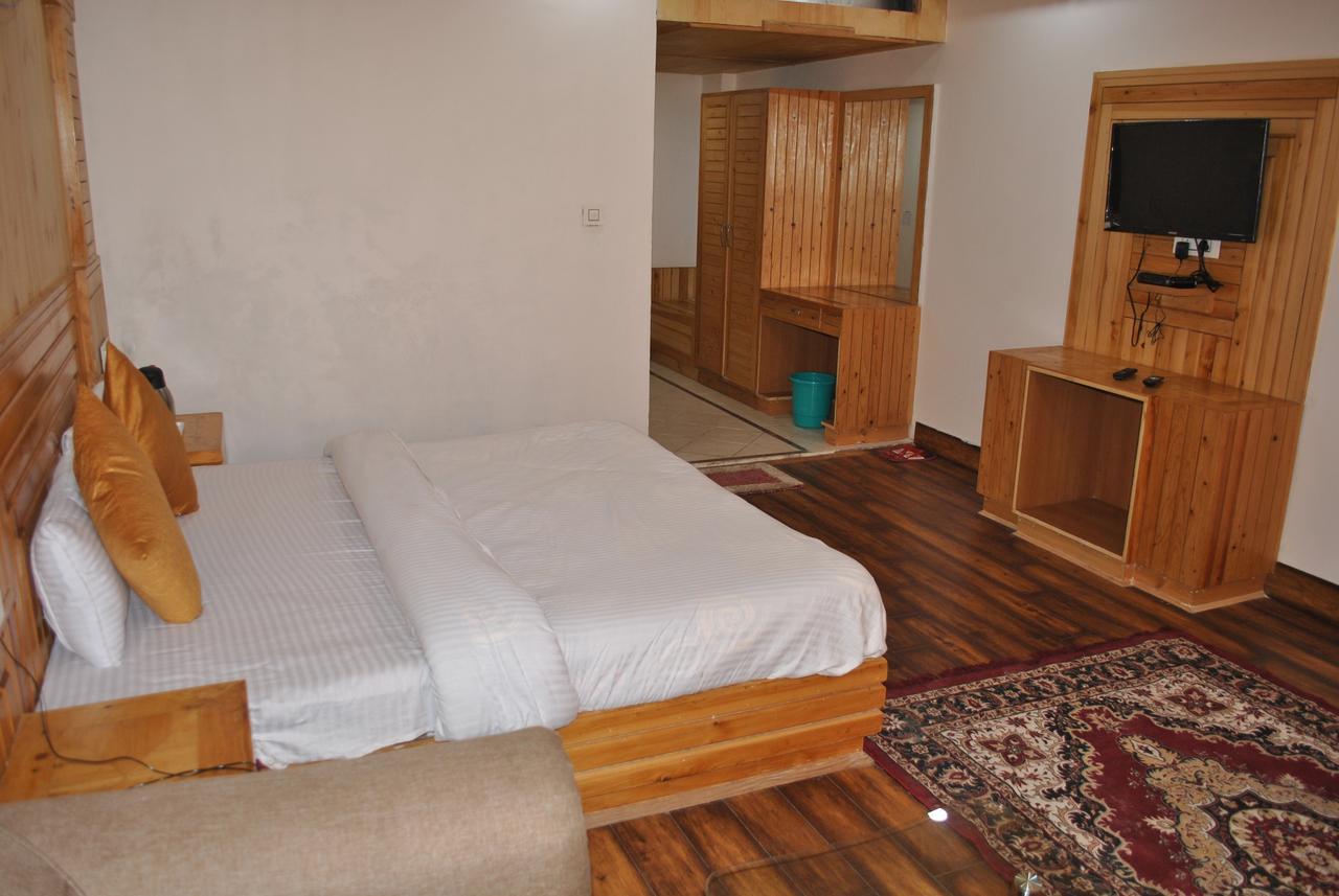 Hotel Natraj International Patnitop Exterior photo