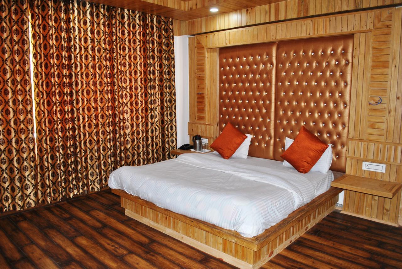 Hotel Natraj International Patnitop Exterior photo
