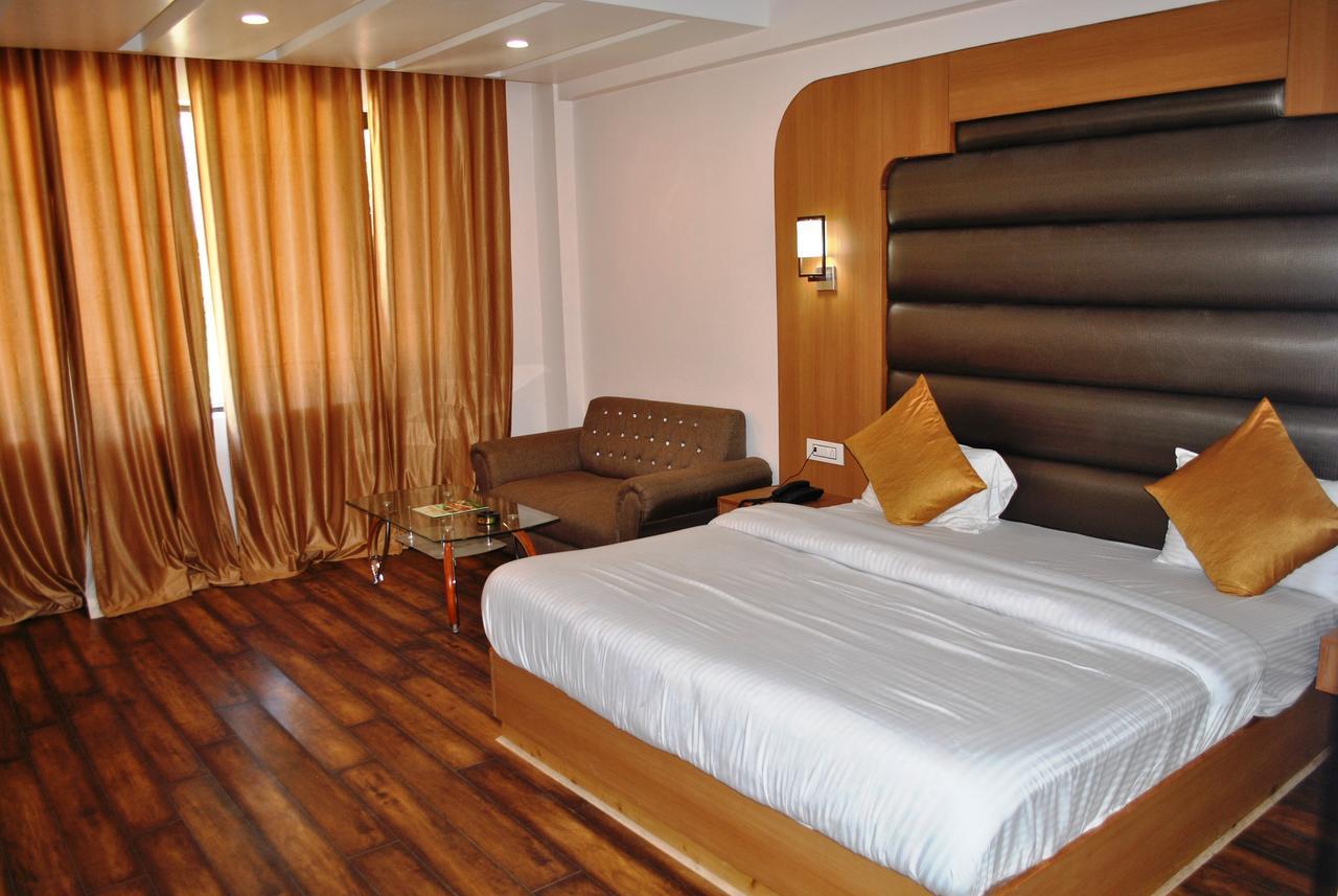 Hotel Natraj International Patnitop Exterior photo