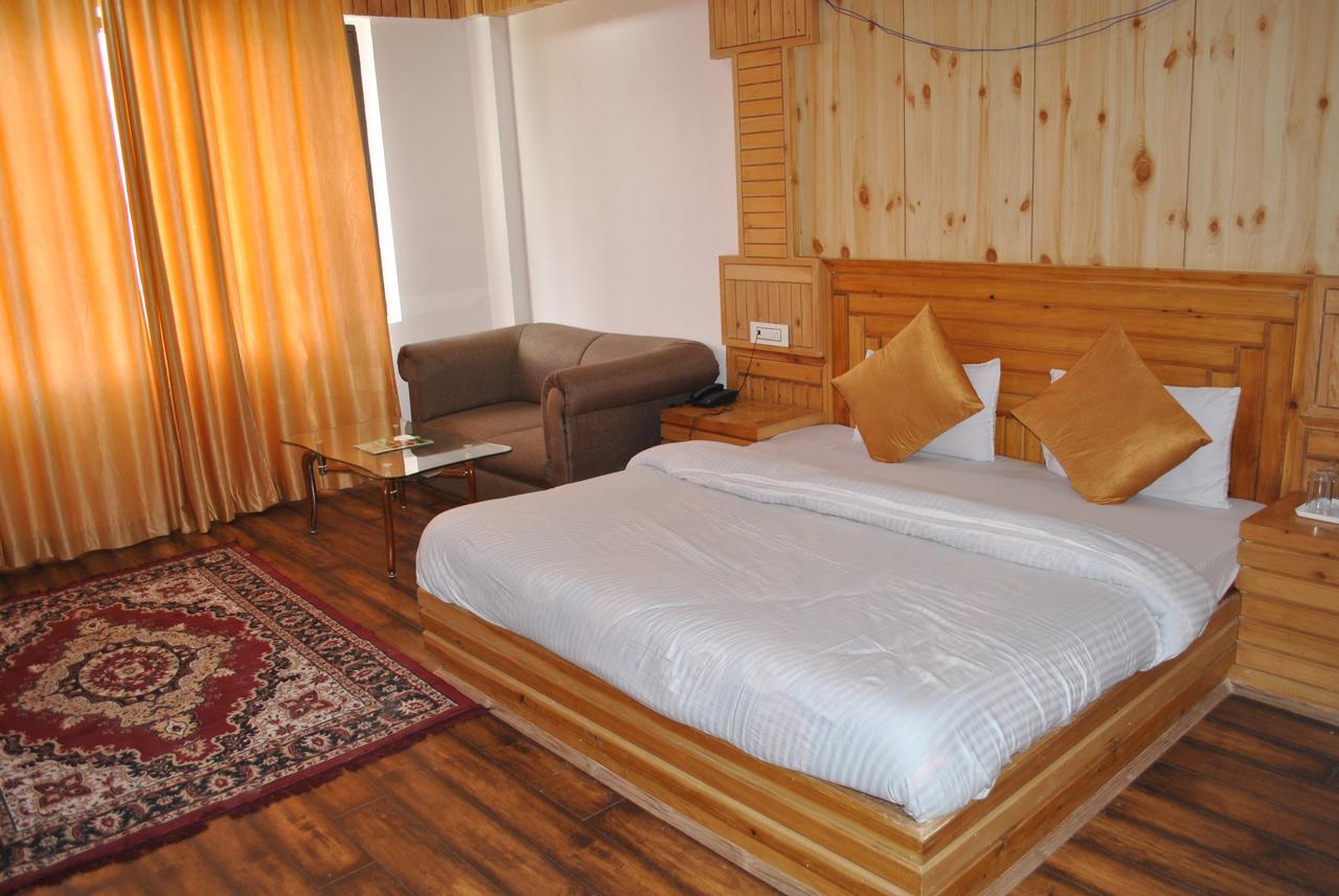 Hotel Natraj International Patnitop Exterior photo