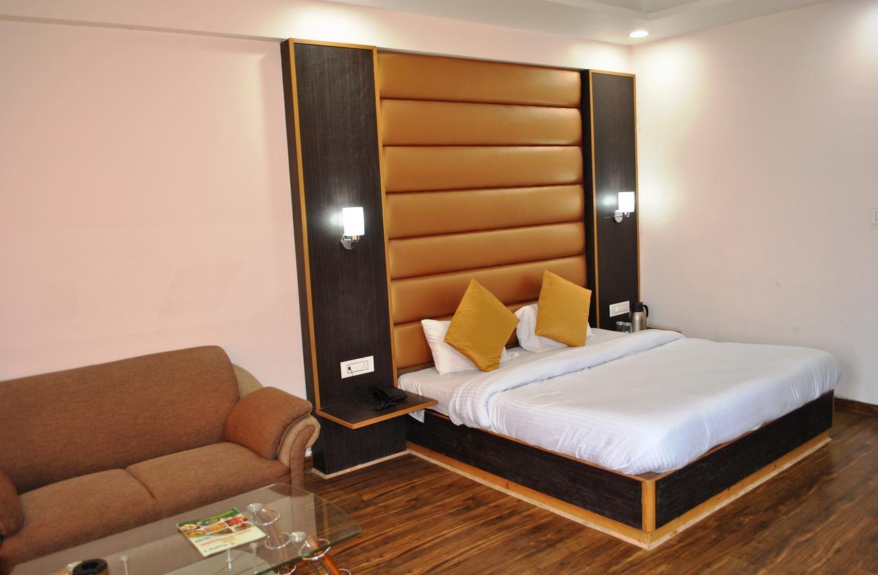 Hotel Natraj International Patnitop Exterior photo
